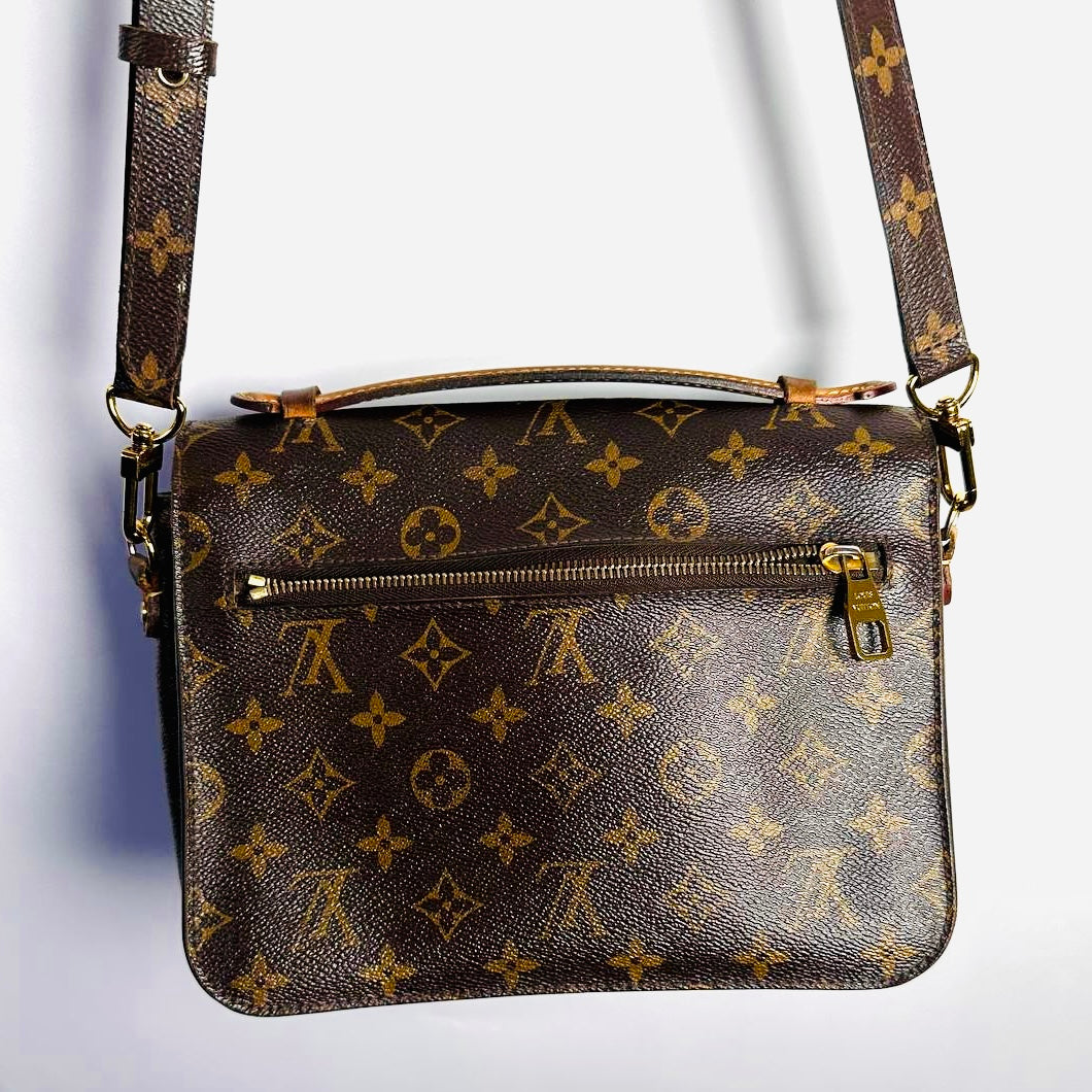 Louis Vuitton LV Pochette Metis Monogram Logo GHW 2-Way Flap Top Handle Shoulder Sling Bag