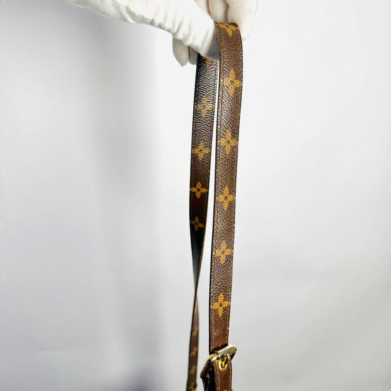 Louis Vuitton LV Pochette Metis Monogram Logo GHW 2-Way Flap Top Handle Shoulder Sling Bag