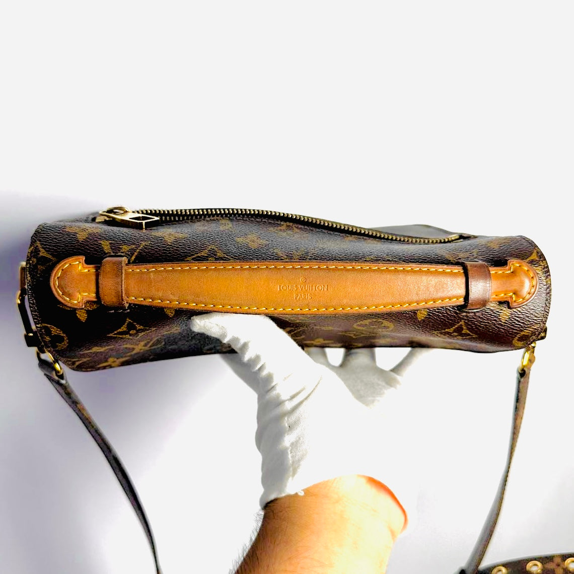 Louis Vuitton LV Pochette Metis Monogram Logo GHW 2-Way Flap Top Handle Shoulder Sling Bag