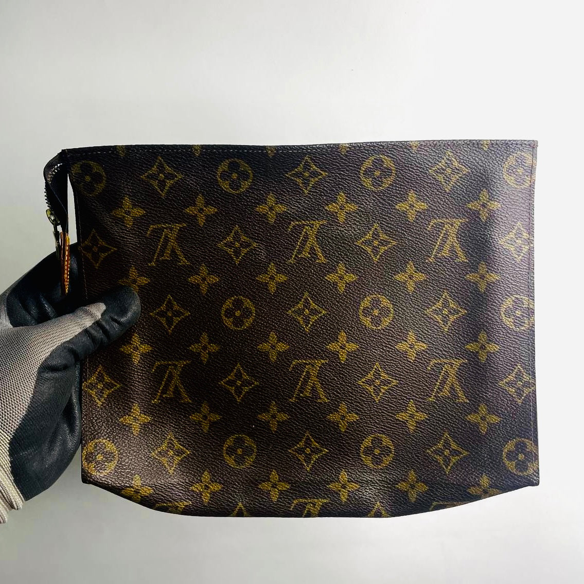 Louis Vuitton LV Monogram Logo GHW Toiletry 26 Pouch Clutch Case