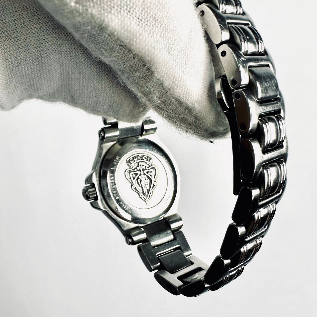 Gucci Black Round Dial Monogram Logo Stainless Steel 26MM 9040L Watch