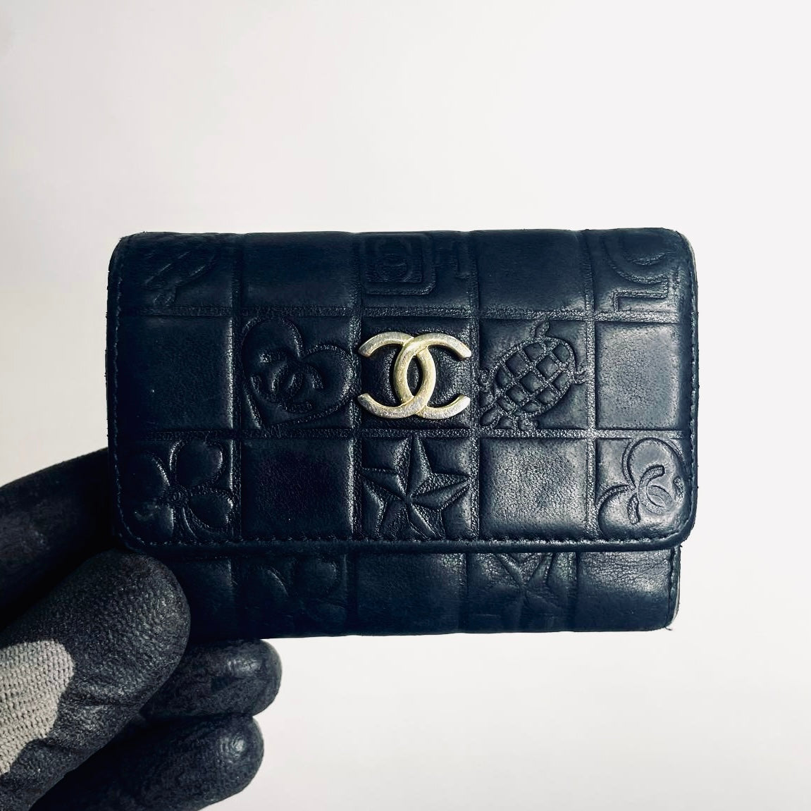 Chanel Black GHW Giant CC Monogram Logo Quilted Lambskin 6 Key Cles Holder Flap Pouch Case 8s