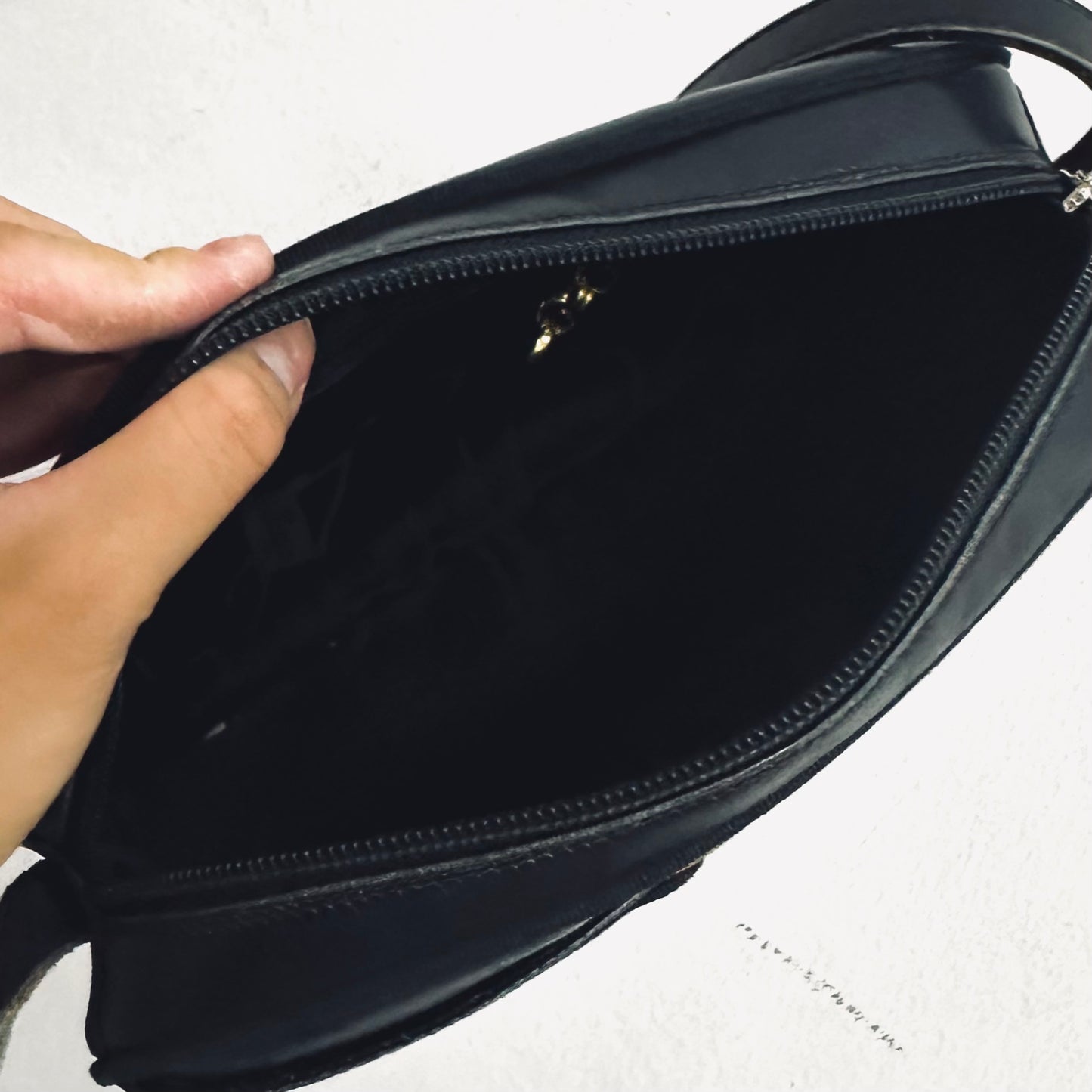 Salvatore Ferragamo Vara Bow Black GHW Monogram Logo Smooth Leather Camera Shoulder Sling Bag