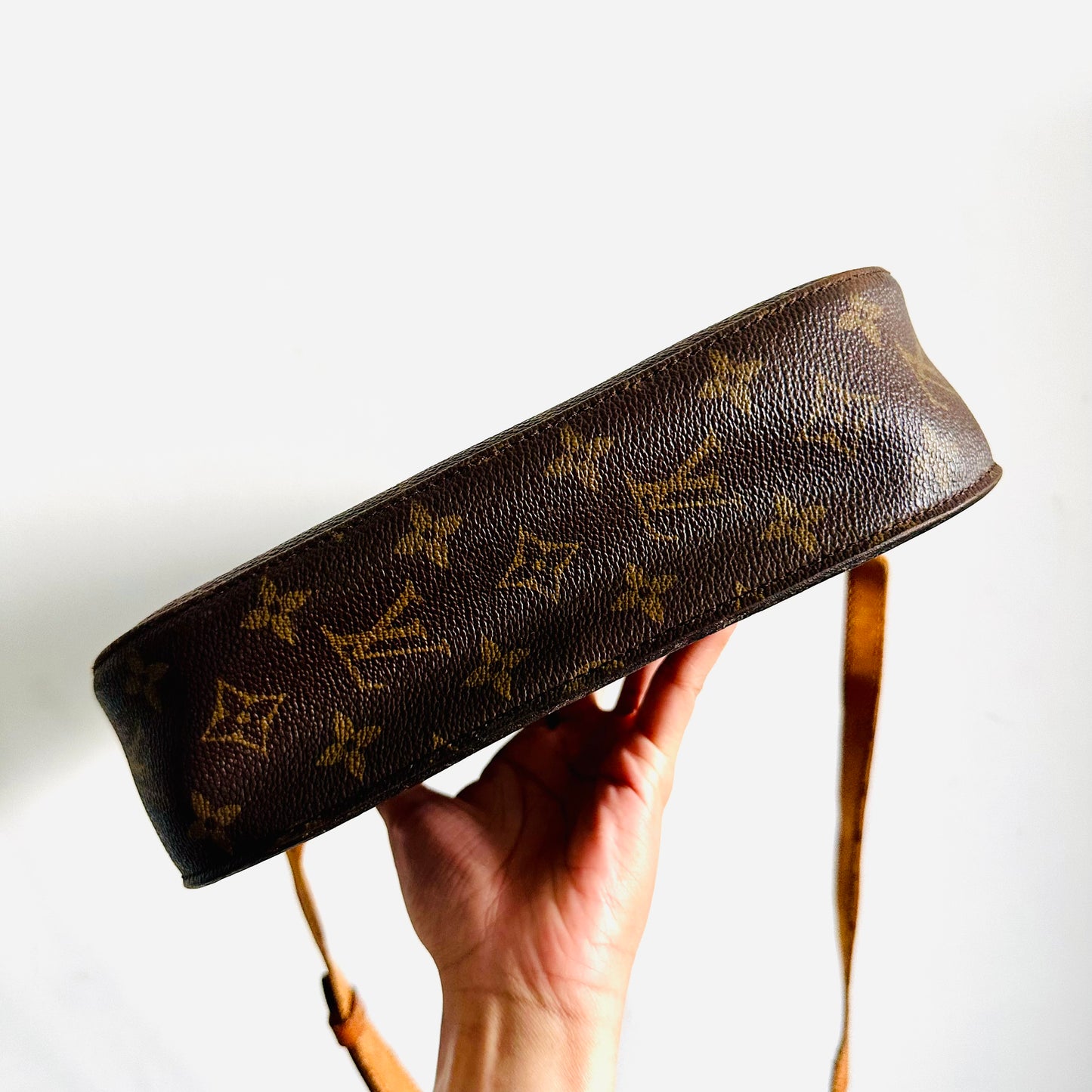 Louis Vuitton LV Saint Cloud Monogram Logo GHW Vintage Shoulder Sling Flap Bag
