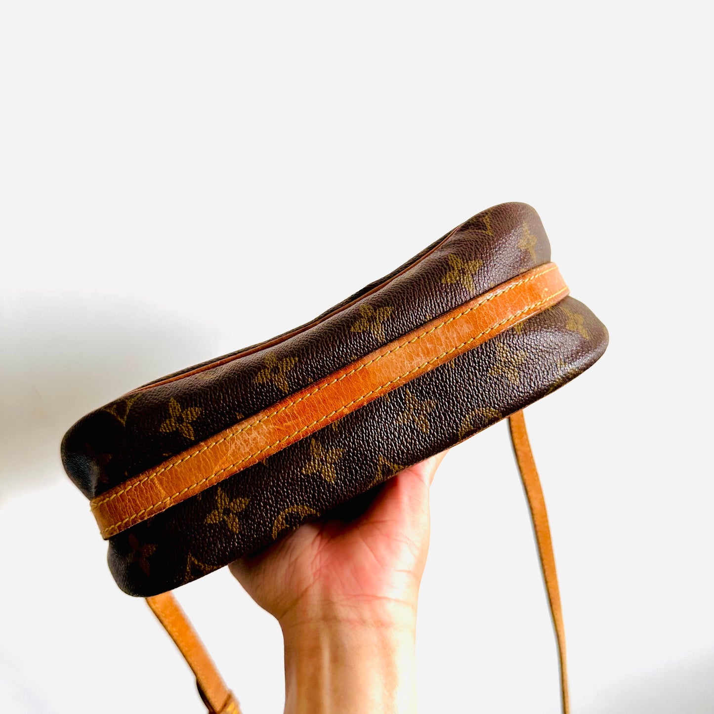 Louis Vuitton LV Senlis Blois Monogram Logo GHW Vintage Zip Camera Shoulder Sling Bag