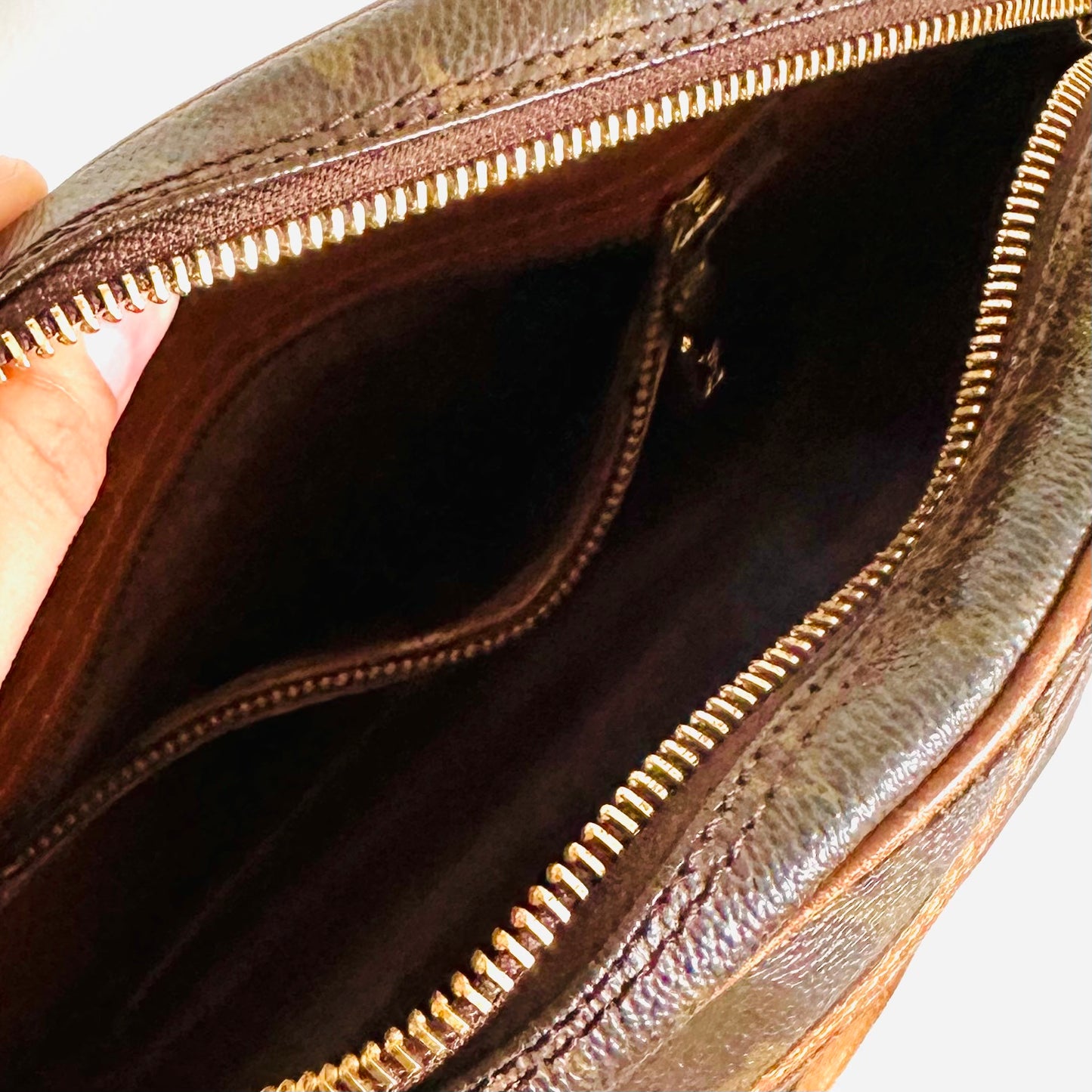 Louis Vuitton LV Senlis Blois Monogram Logo GHW Vintage Zip Camera Shoulder Sling Bag