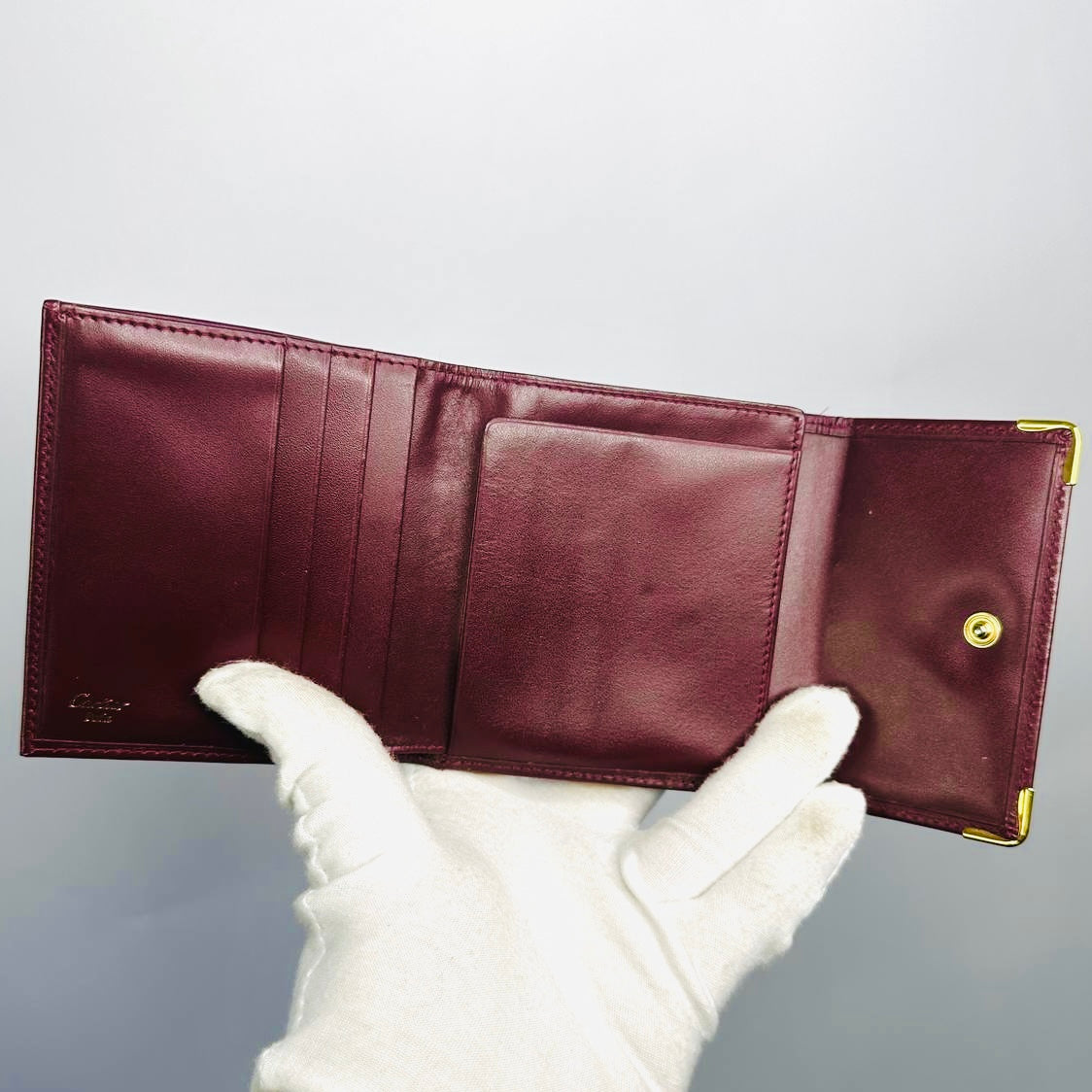 Cartier Must / Mast de Cartier Maroon Burgundy GHW Smooth Leather Flap Trifold Compact Wallet