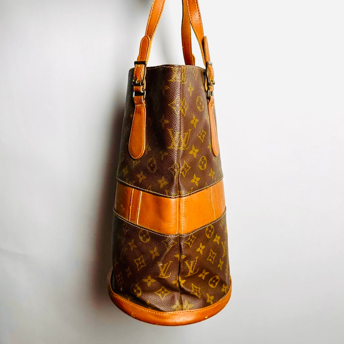Louis Vuitton LV French Company Bucket Marais Monogram Logo Vintage Shoulder Tote Bag