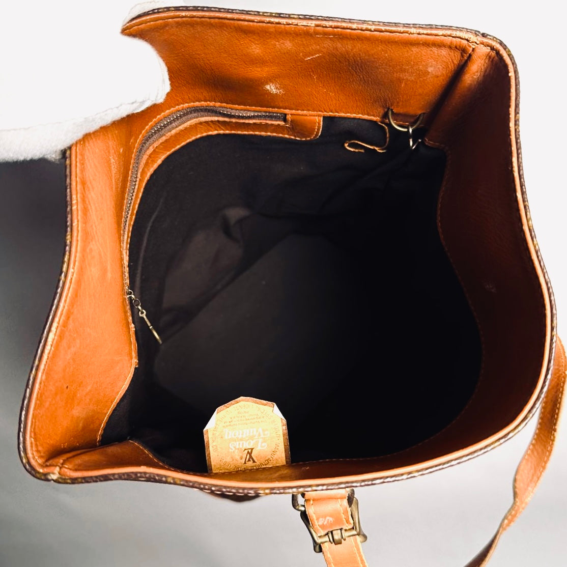 Louis Vuitton LV French Company Bucket Marais Monogram Logo Vintage Shoulder Tote Bag