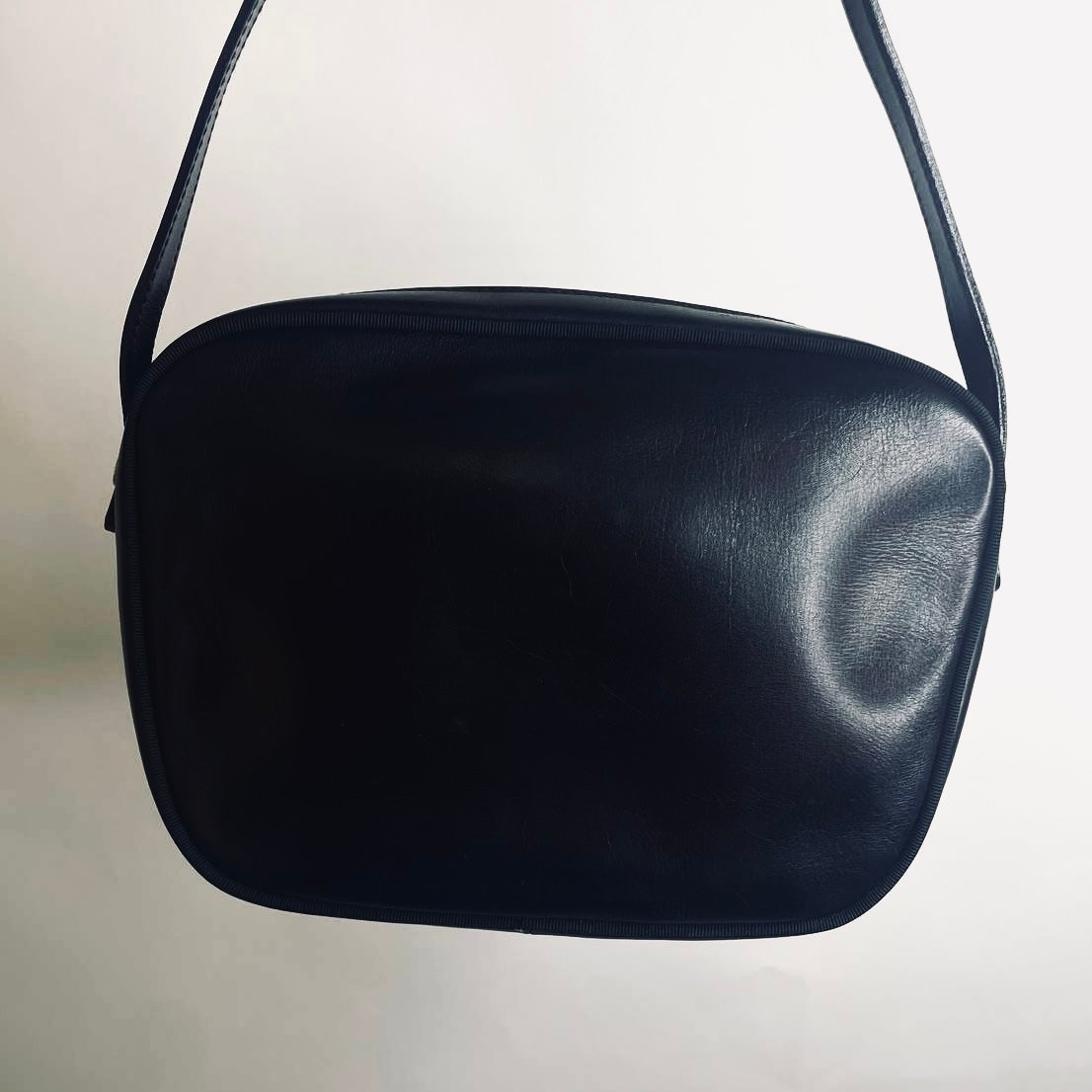 Salvatore Ferragamo Black GHW Vara Bow Camera Smooth Leather Shoulder Sling Bag