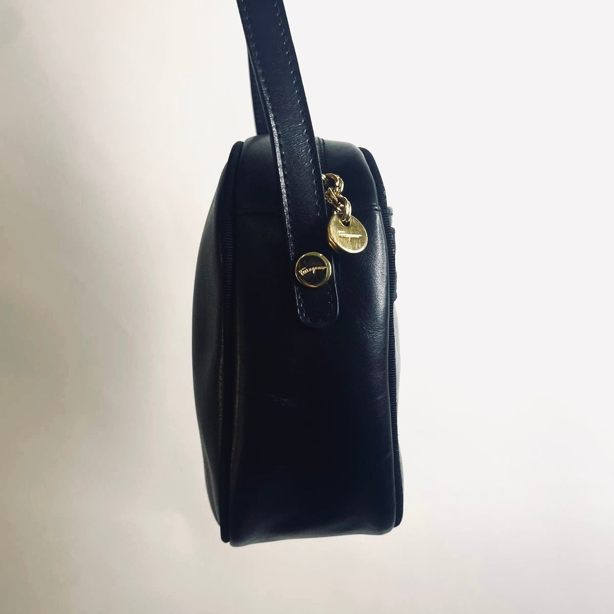 Salvatore Ferragamo Black GHW Vara Bow Camera Smooth Leather Shoulder Sling Bag