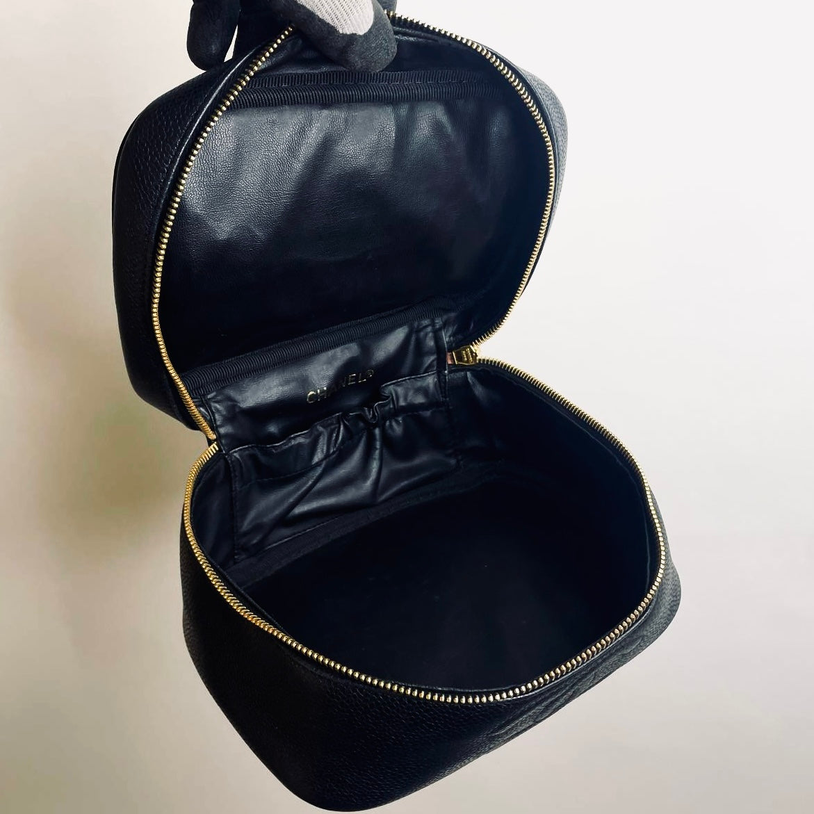 Chanel Black GHW Giant CC Logo Caviar Wide Horizontal Vanity Case Vintage Top Handle Bag 3s