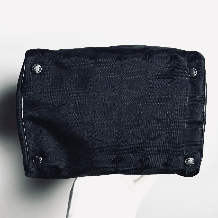 Chanel Black Travel Line Quilted Jacquard CC Monogram Logo Shoulder Pochette Accessories Hobo Baguette Bag 6s