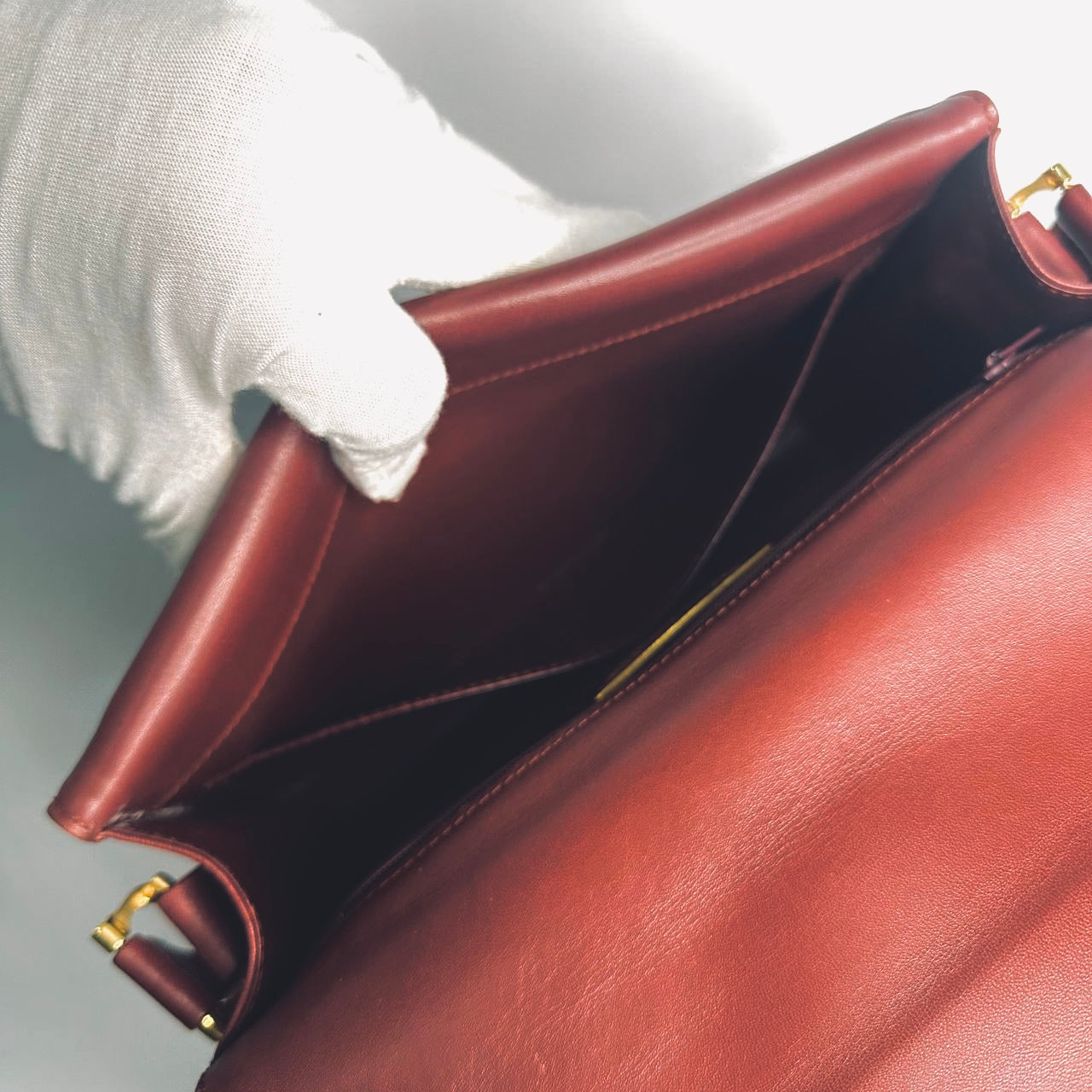 Cartier Must / Mast de Cartier Maroon Burgundy GHW Smooth Leather Flap Shoulder Sling Bag