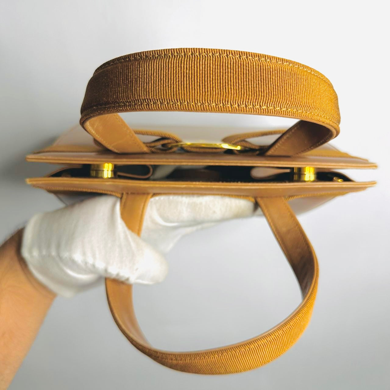 Salvatore Ferragamo Vara Bow Kelly Caramel Brown GHW Monogram Logo Smooth Leather 2-Way Top Handle Shoulder Sling Bag