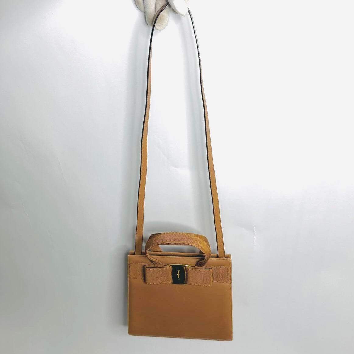 Salvatore Ferragamo Vara Bow Kelly Caramel Brown GHW Monogram Logo Smooth Leather 2-Way Top Handle Shoulder Sling Bag