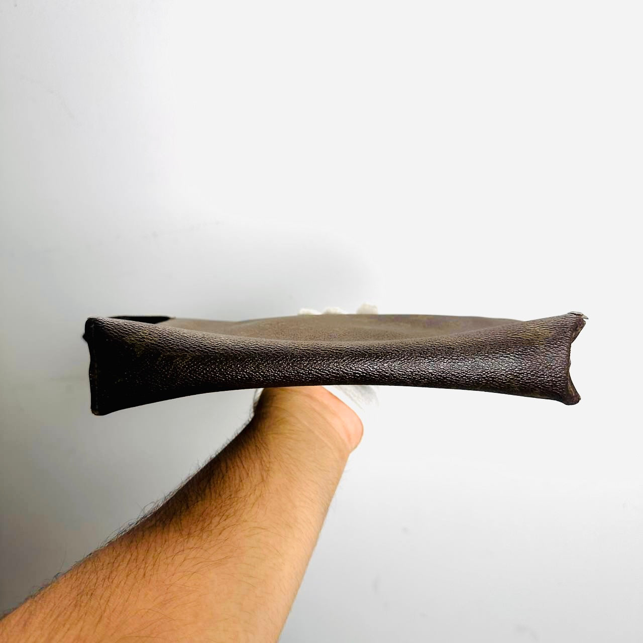 Louis Vuitton LV Monogram Logo GHW Toiletry Pouch 26 Vintage Clutch