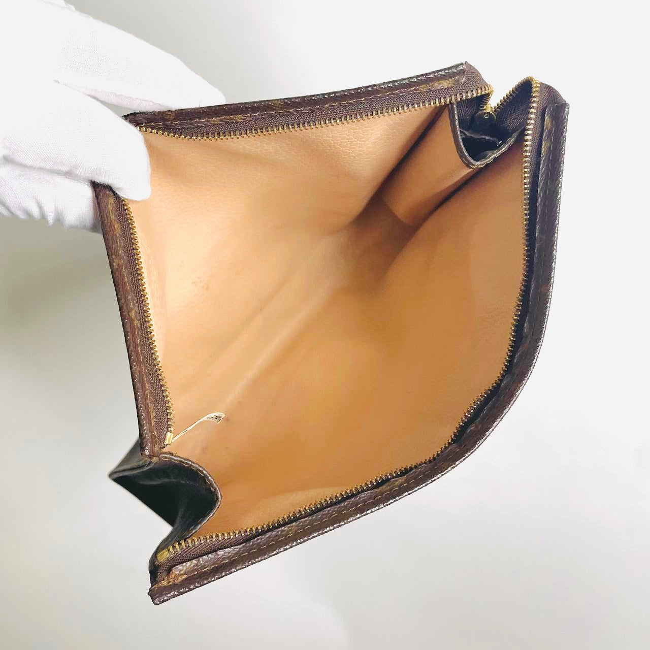 Louis Vuitton LV Monogram Logo GHW Toiletry Pouch 26 Vintage Clutch Case