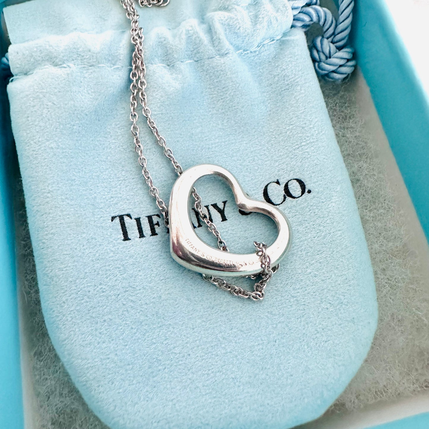 Tiffany & Co T&C Elsa Perreti Medium Open Heart Pendant Classic 925 Sterling Silver Chain Necklace