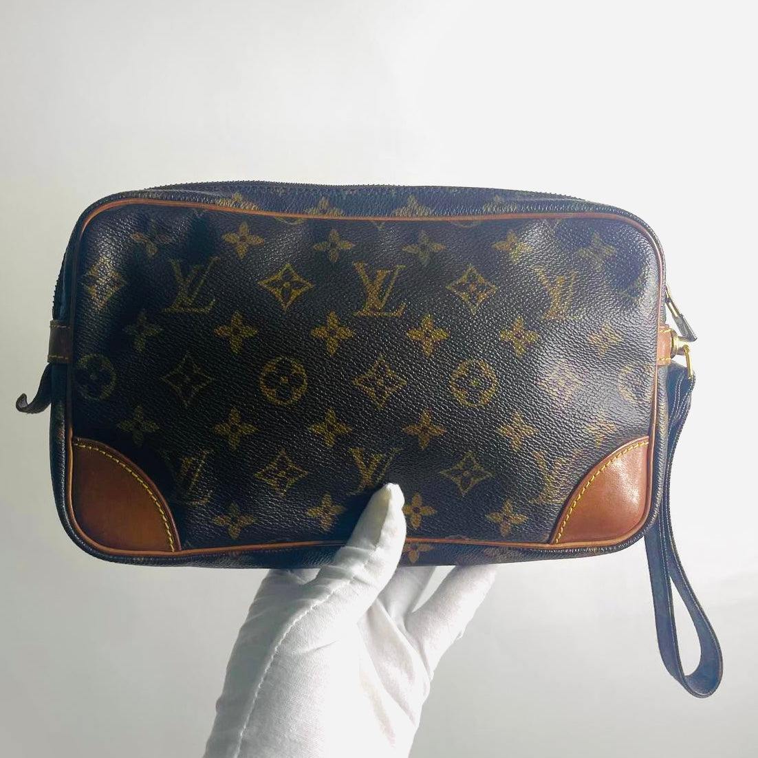 Louis Vuitton LV Dragonne Marly Monogram Logo GHW Vintage Wrislet Clutch Pouch Case