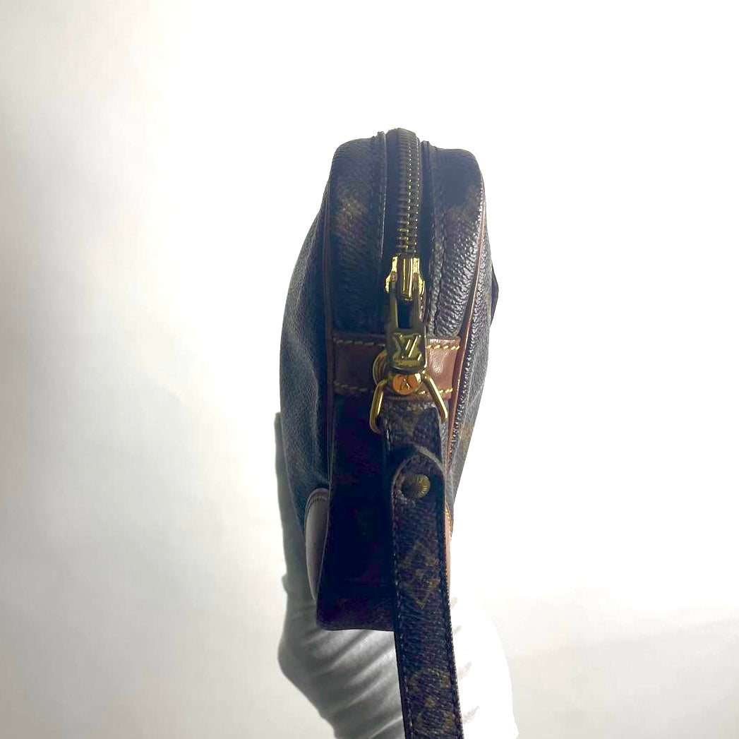 Louis Vuitton LV Dragonne Marly Monogram Logo GHW Vintage Wrislet Clutch Pouch Case