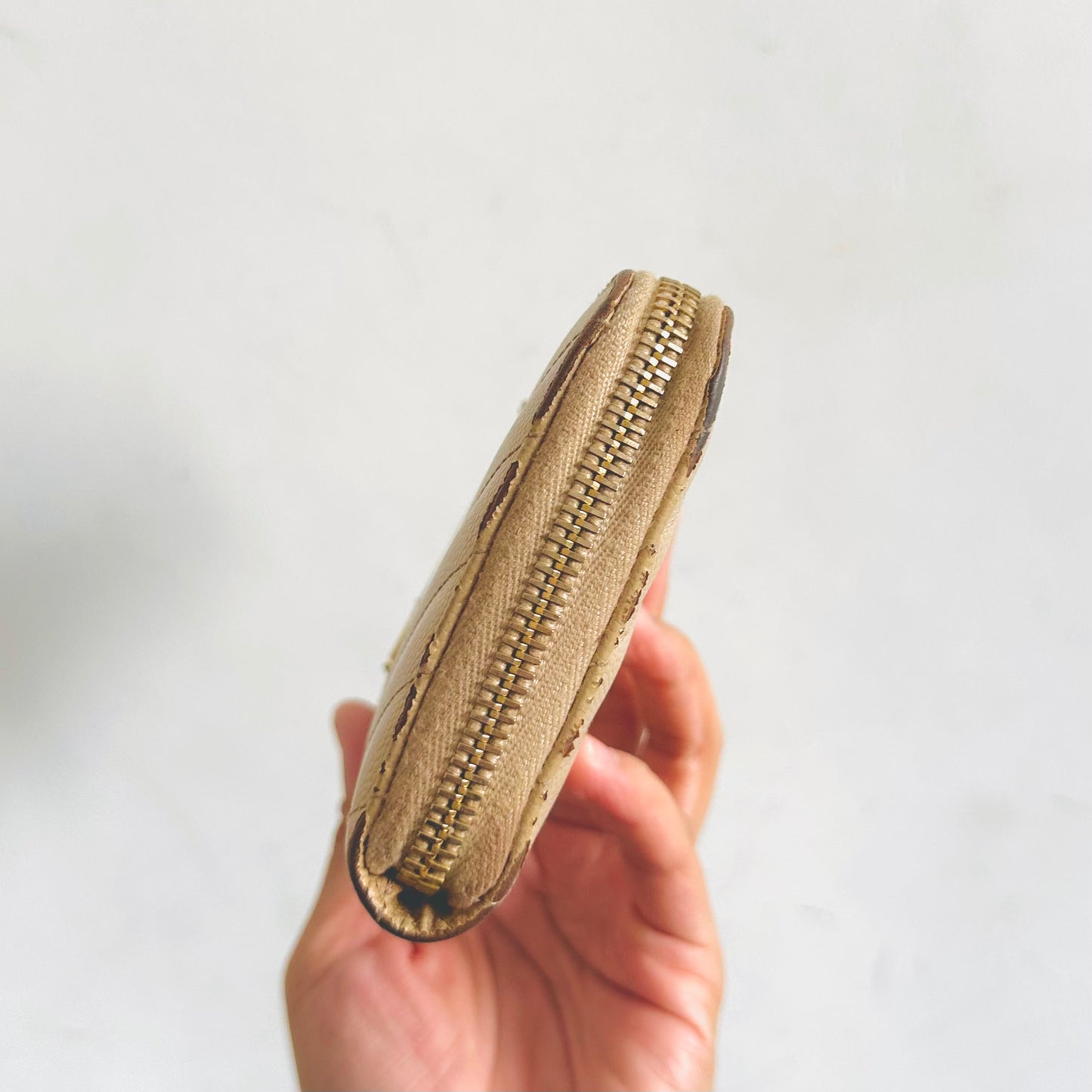 YSL Yves Saint Laurent Beige GHW Cassandre Grain De Poudre Leather Zippy Zip Around Long Wallet