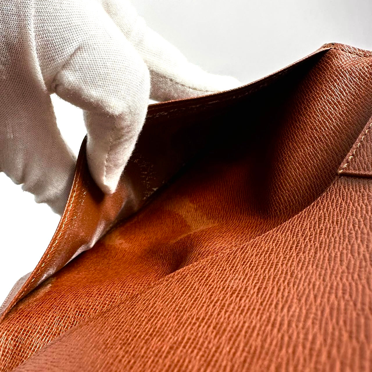 Louis Vuitton LV Brazza Monogram Logo Long Bifold Flap Flat Wallet