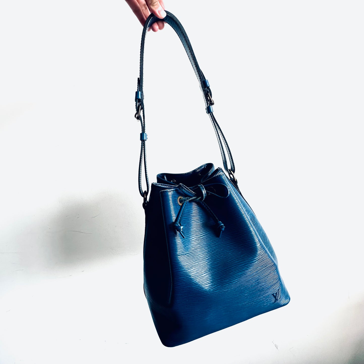 Louis Vuitton LV Blue Epi Leather Petit Noe Monogram Logo GHW Bucket Shoulder Sling Bag