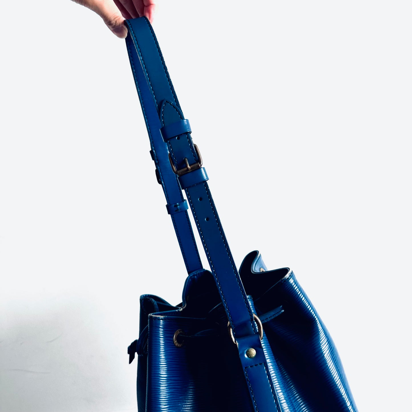 Louis Vuitton LV Blue Epi Leather Petit Noe Monogram Logo GHW Bucket Shoulder Sling Bag
