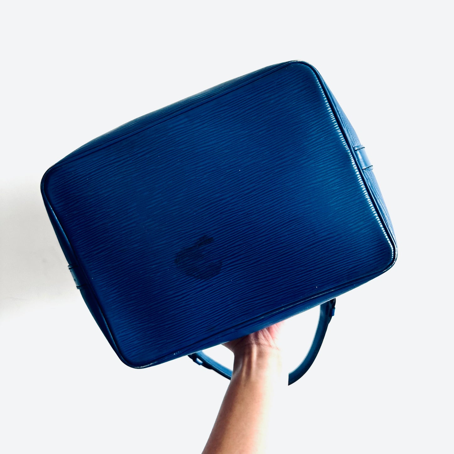 Louis Vuitton LV Blue Epi Leather Petit Noe Monogram Logo GHW Bucket Shoulder Sling Bag