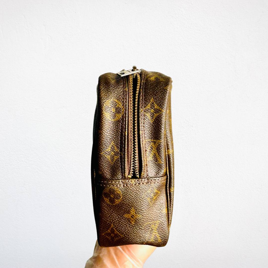 Louis Vuitton LV Monogram Logo GHW Trousse 28 Pouch Case Clutch