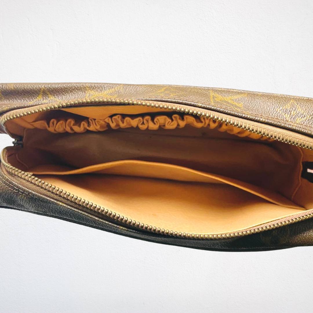 Louis Vuitton LV Monogram Logo GHW Trousse 28 Pouch Case Clutch