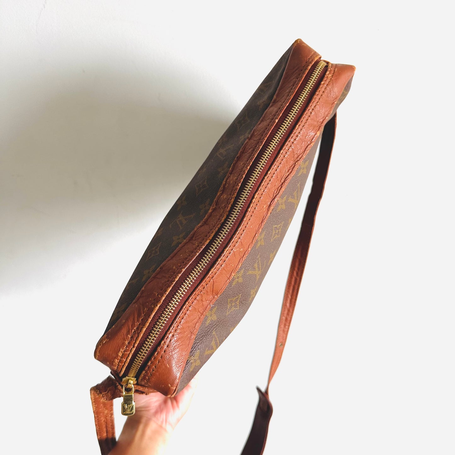 Louis Vuitton LV Sac Monogram Logo GHW Camera Bandouliere Vintage Shoulder Sling Bag