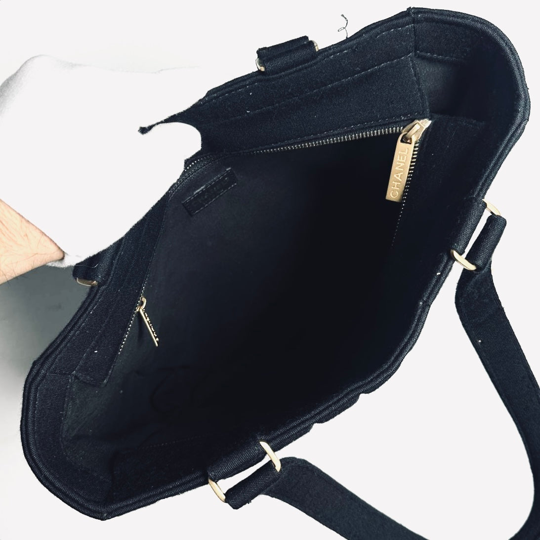 Chanel Black GHW Giant CC Monogram Logo Chocolate Bar Quilted Jersey Fabric Vintage Shopper Shoulder Tote Bag 7s