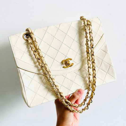 Chanel White GHW Diana Round Medium Classic Single Flap CC Logo Quilted Lambskin 2-Way Vintage Shoulder Sling Bag 0s