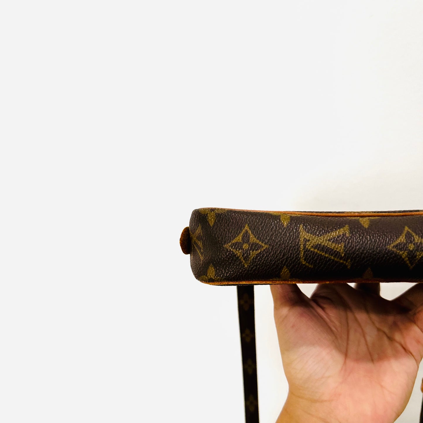 Louis Vuitton LV Monogram Logo GHW Marly Bandouliere Camera Vintage Shoulder Sling Bag