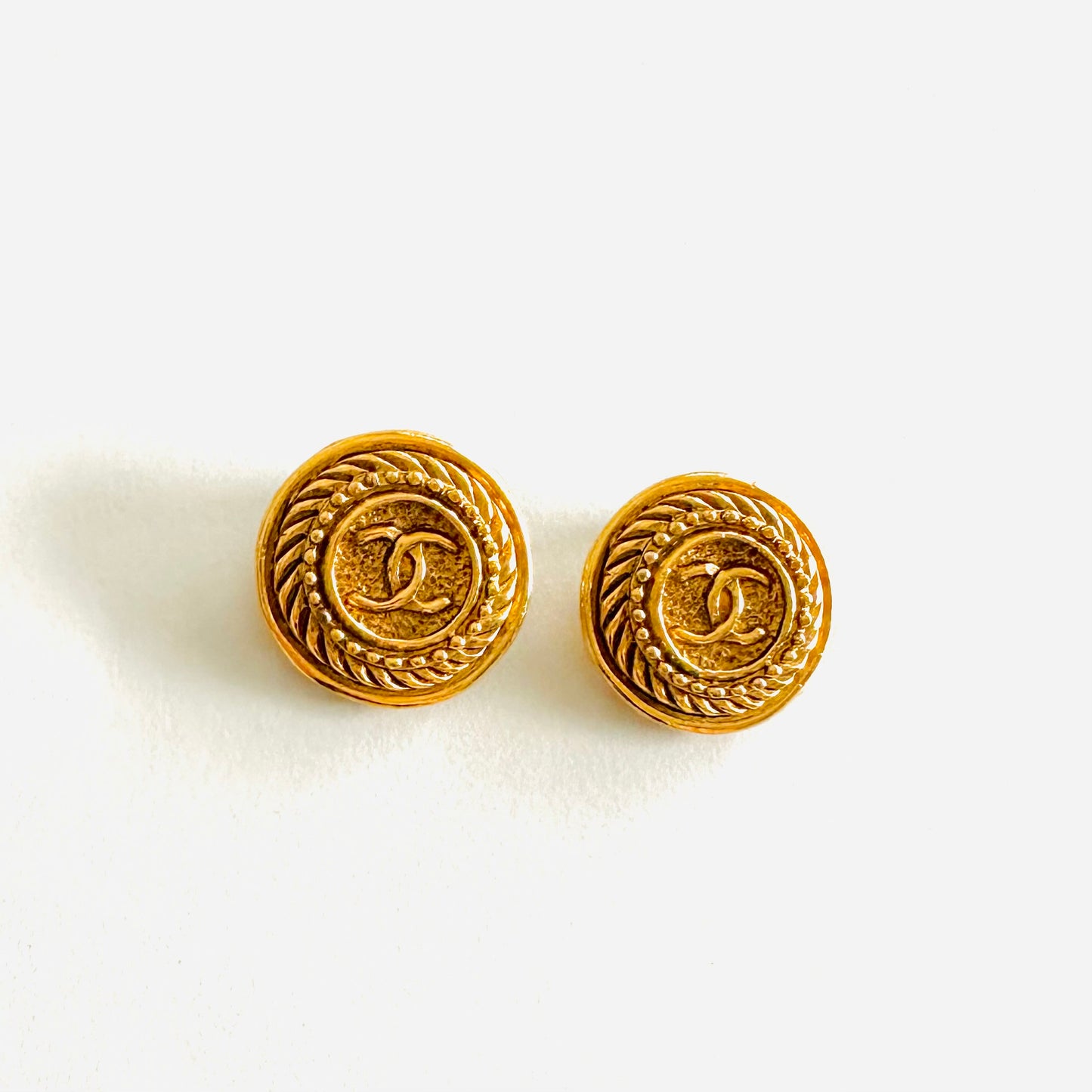 Chanel Gold Giant CC Monogram Logo Spiral Signature Classic Large Round Vintage Clip On Earrings