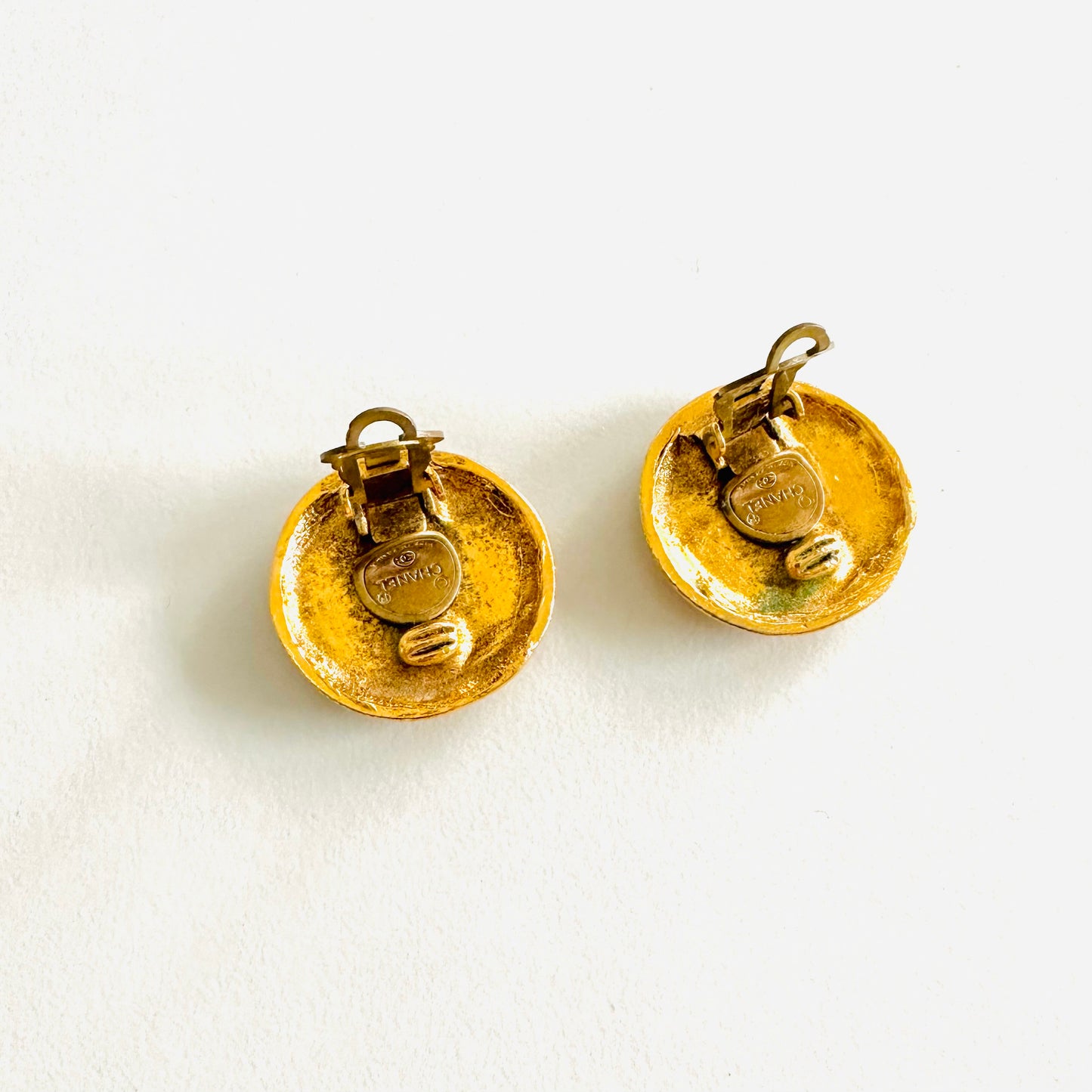 Chanel Gold Giant CC Monogram Logo Spiral Signature Classic Large Round Vintage Clip On Earrings