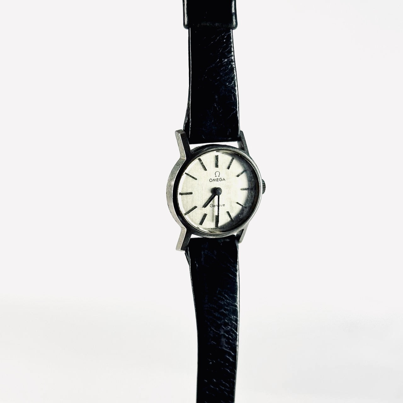 Omega Geneve Silver Stainless Steel Round Dial 24MM Quartz Vintage Watch