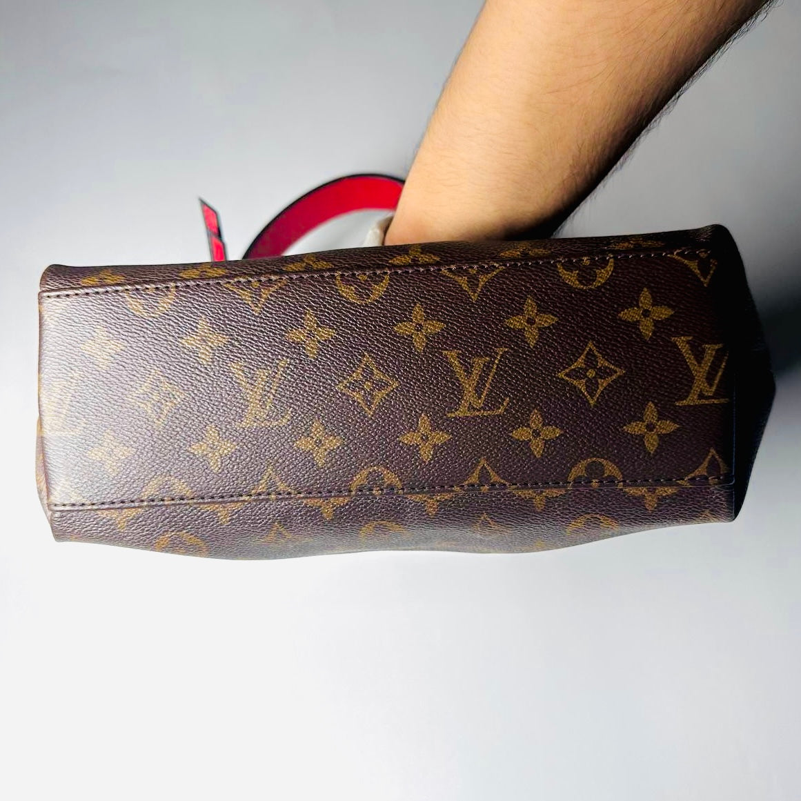Louis Vuitton LV Tuileries Besace Monogram Logo GHW 2-Way Top Handle Hobo Baguette Shoulder Sling Bag