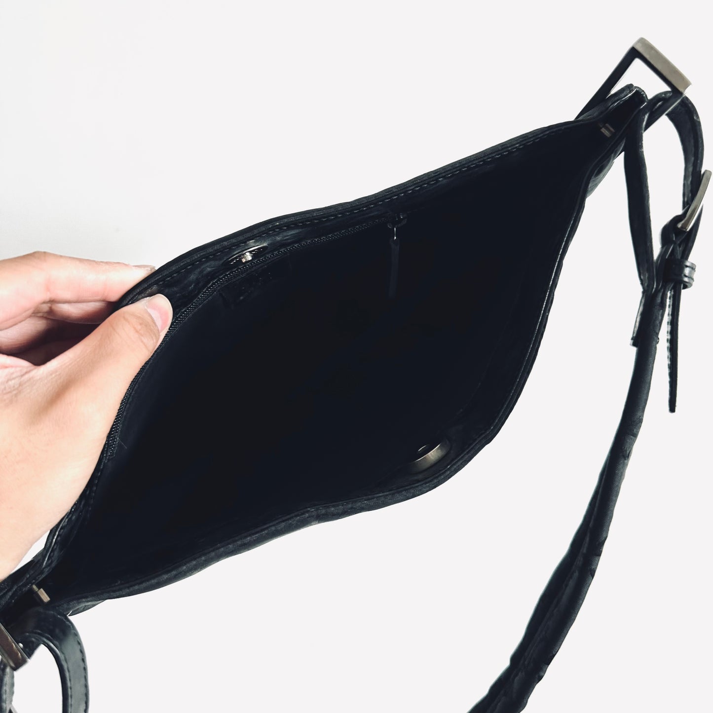 Gucci Black Iridescent GG Monogram Logo Hobo Baguette Shoulder Bag