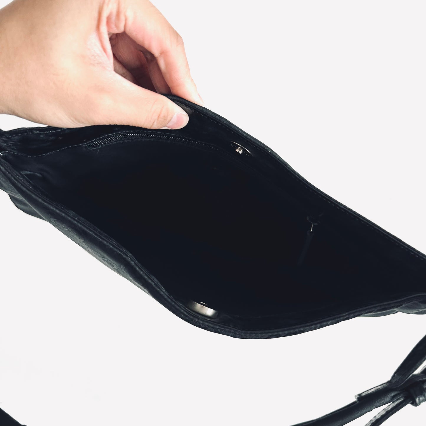 Gucci Black Iridescent GG Monogram Logo Hobo Baguette Shoulder Bag