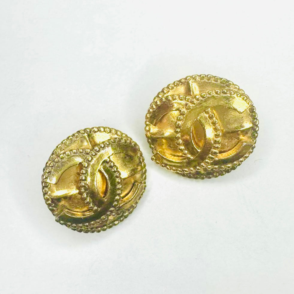 Chanel Giant CC Monogram Logo Round Classic Gold Clip On 97A Vintage Earrings