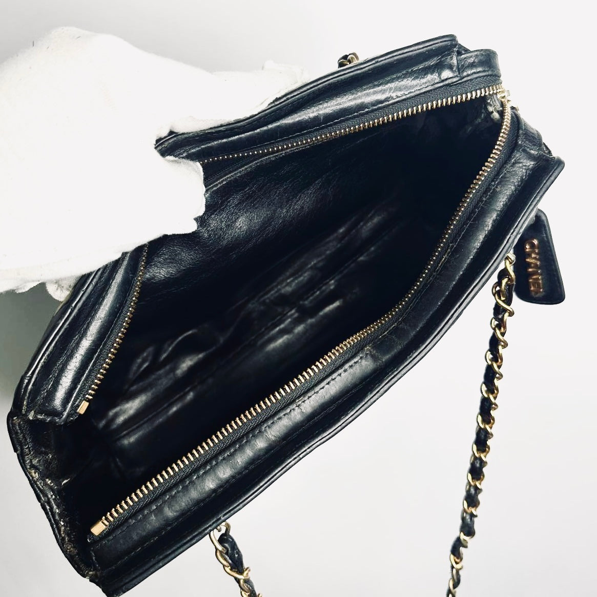 Chanel Black GHW Giant CC Logo Charm Quilted Caviar Vintage Shoulder Sling Bag 3s