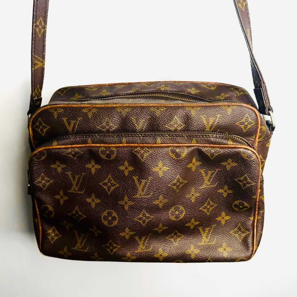 Louis Vuitton LV Nile Reporter Monogram Logo GHW Camera Messenger Shoulder Sling Bag