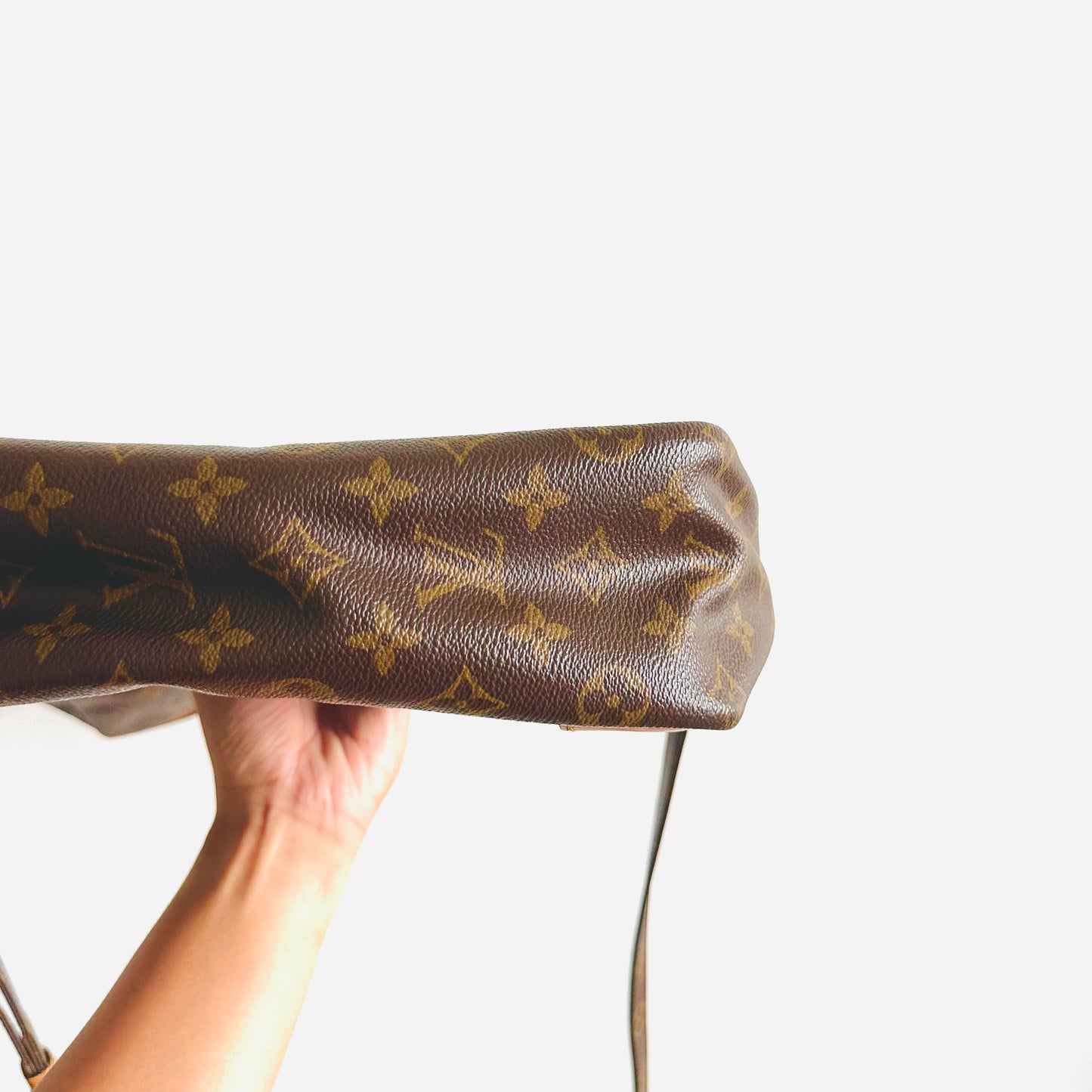 Louis Vuitton LV Marso Danube Monogram Logo GHW Camera Messenger Shoulder Sling Bag
