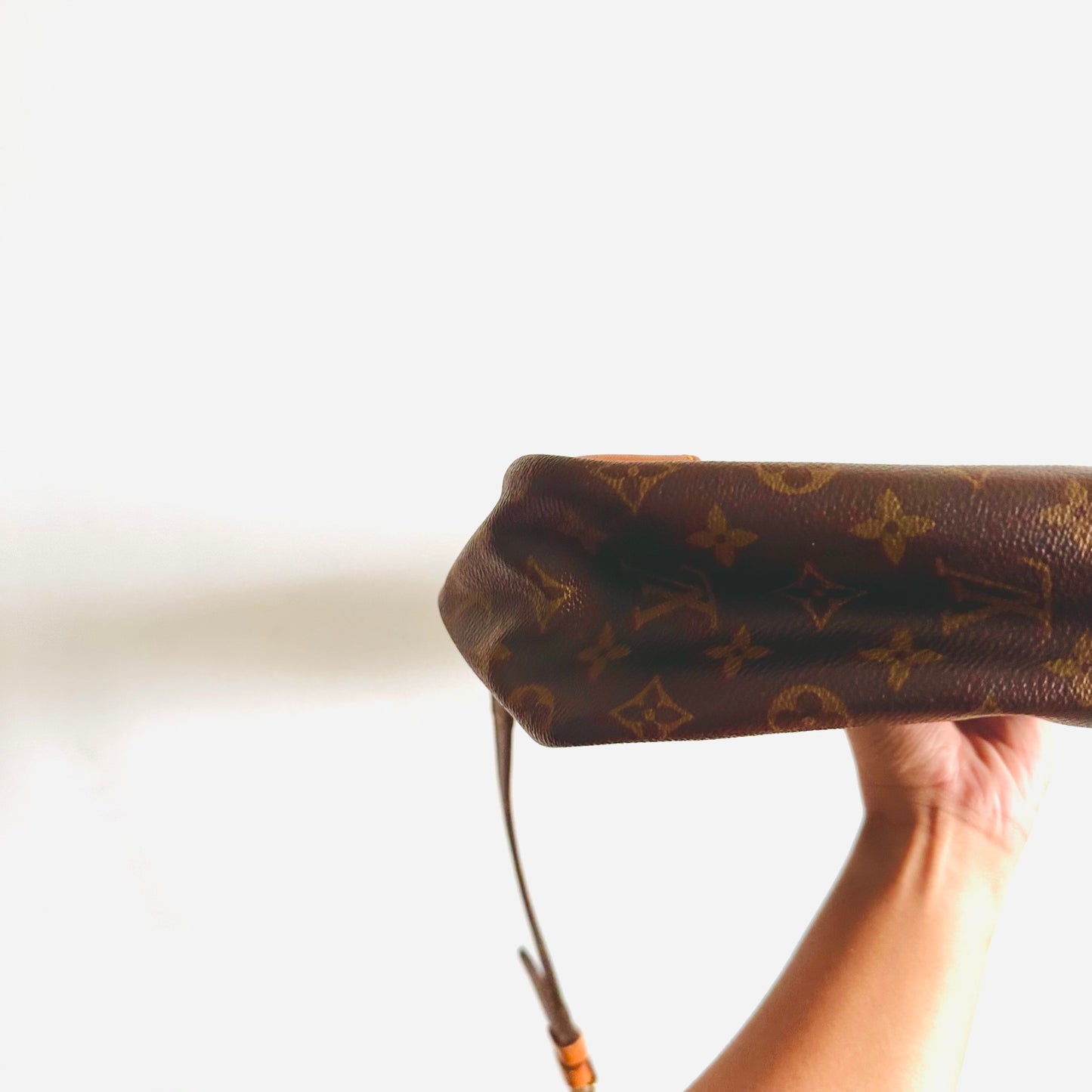 Louis Vuitton LV Marso Danube Monogram Logo GHW Camera Messenger Shoulder Sling Bag