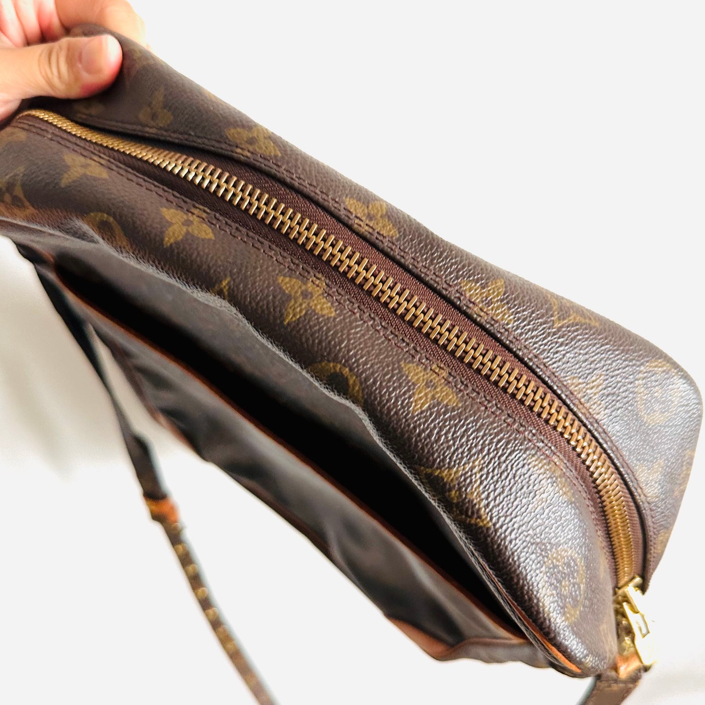 Louis Vuitton LV Marso Danube Monogram Logo GHW Camera Messenger Shoulder Sling Bag