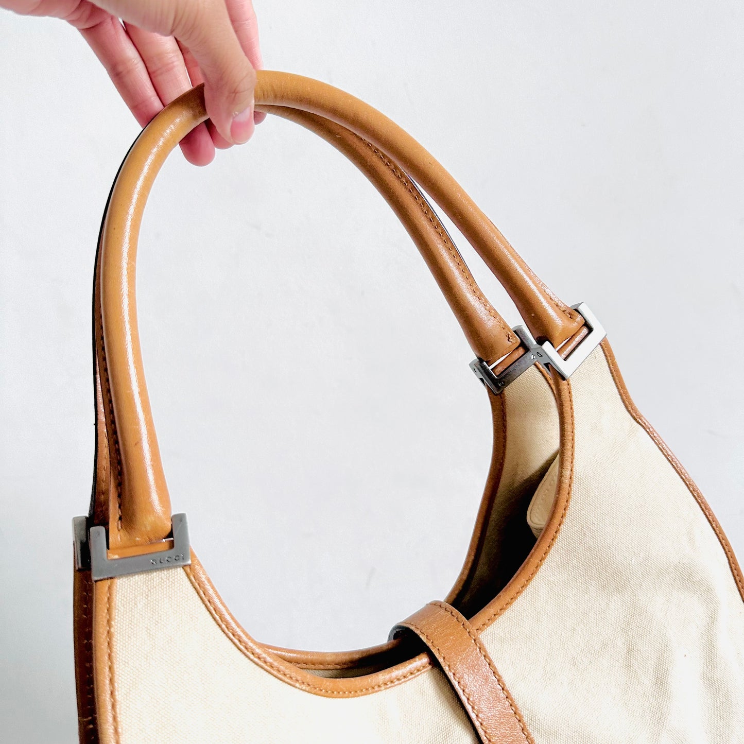 Gucci Cream / Tan Monogram Logo Jackie Vintage Baguette Hobo Shoulder Bag