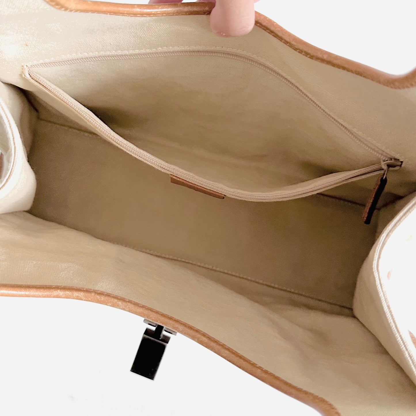 Gucci Cream / Tan Monogram Logo Jackie Vintage Baguette Hobo Shoulder Bag